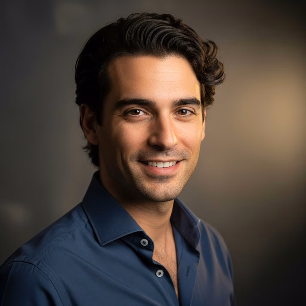 Ritratto di Giorgio Bellucci, esperto di cultura e tradizioni italiane del gioco per Casinoyna